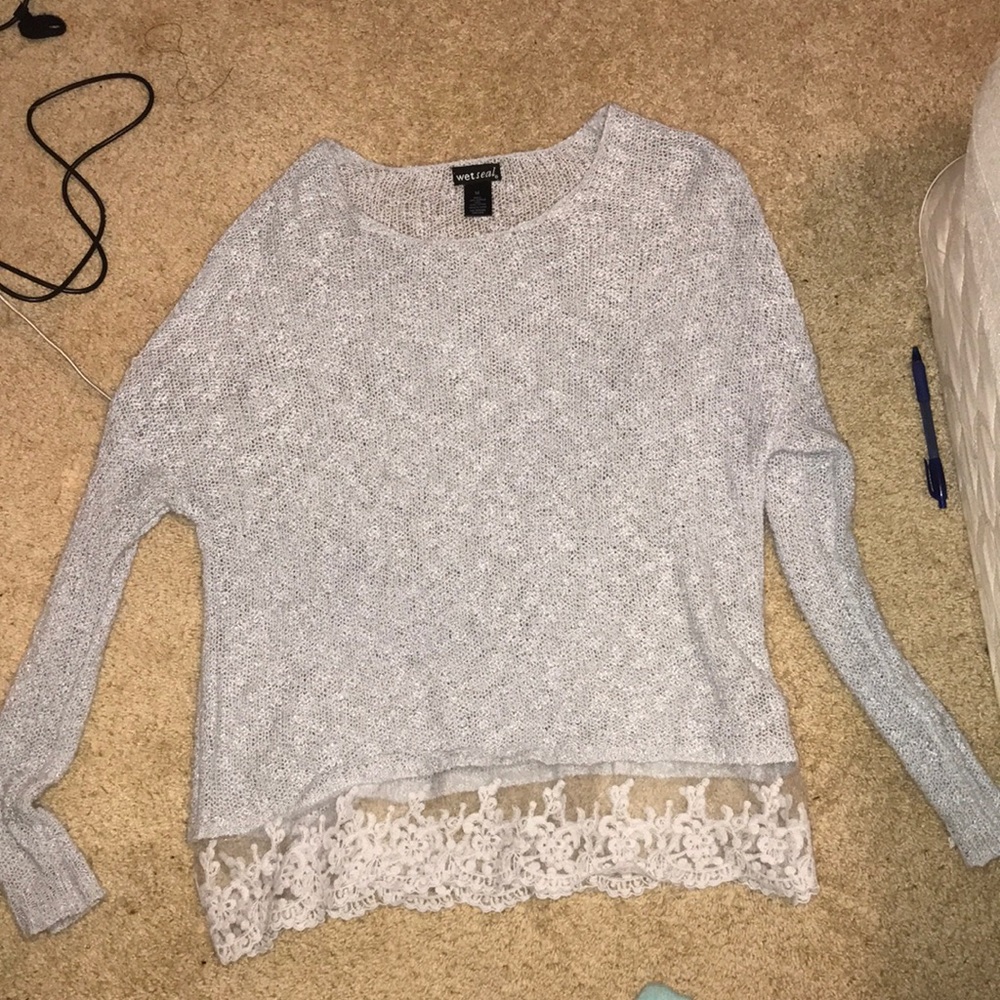 Light grey sweater